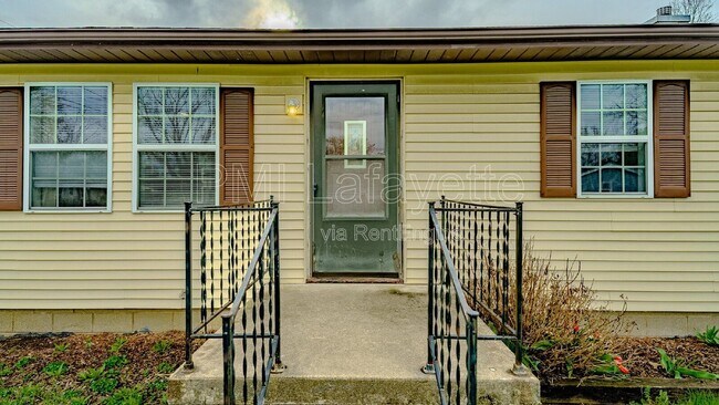 Photo - 2454 Poplar Ln House