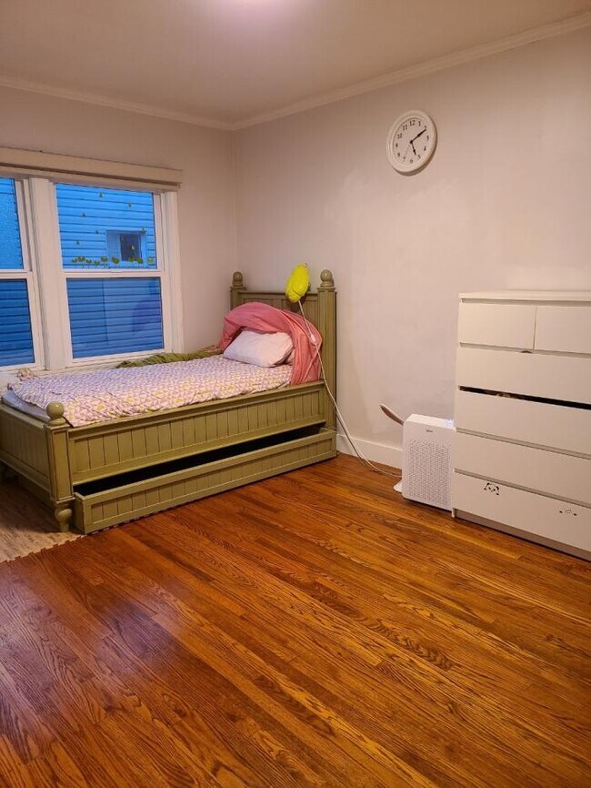 Building Photo - 3 bedroom in San Francisco CA 94116