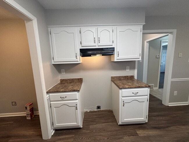 Building Photo - 3932 Oak Branch Cir E