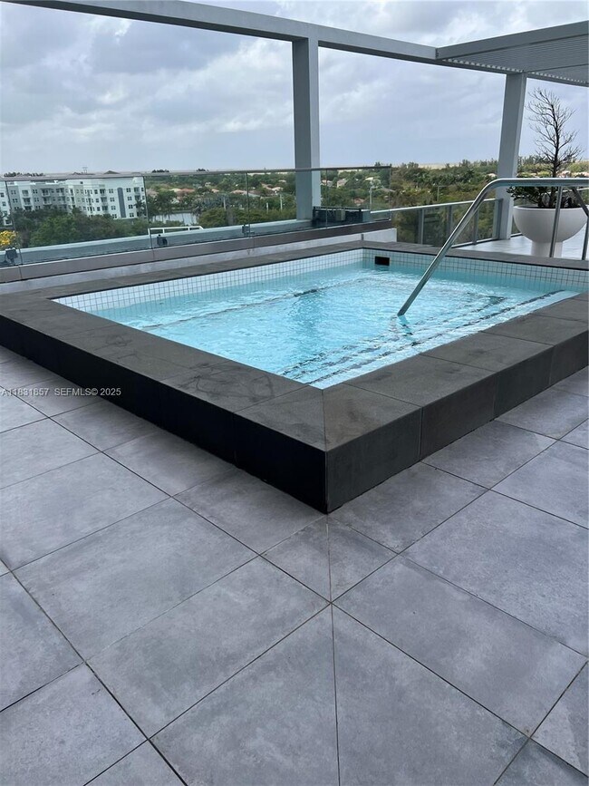 Foto del edificio - 2000 Metropica Wy