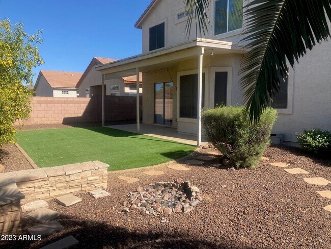 Foto del edificio - 17640 N 17th St
