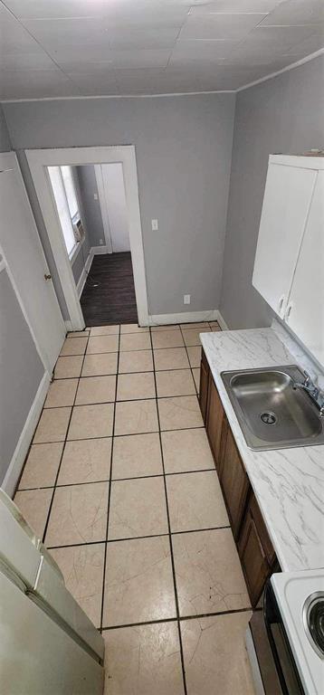 Building Photo - 634 14th St N