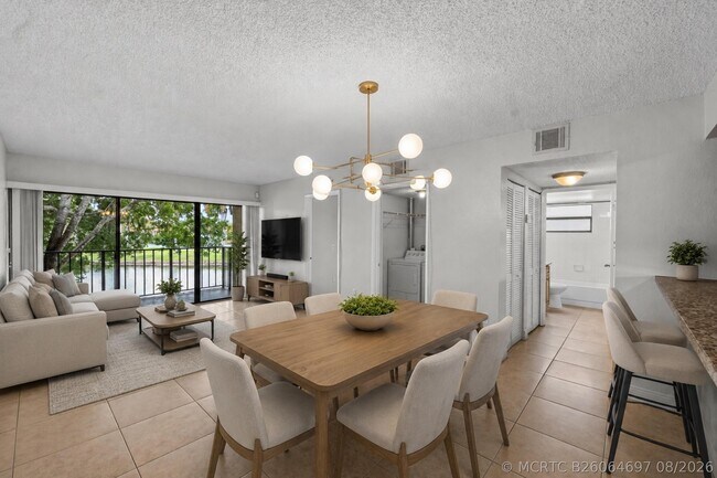 Foto del edificio - 1543 Lake Crystal Dr