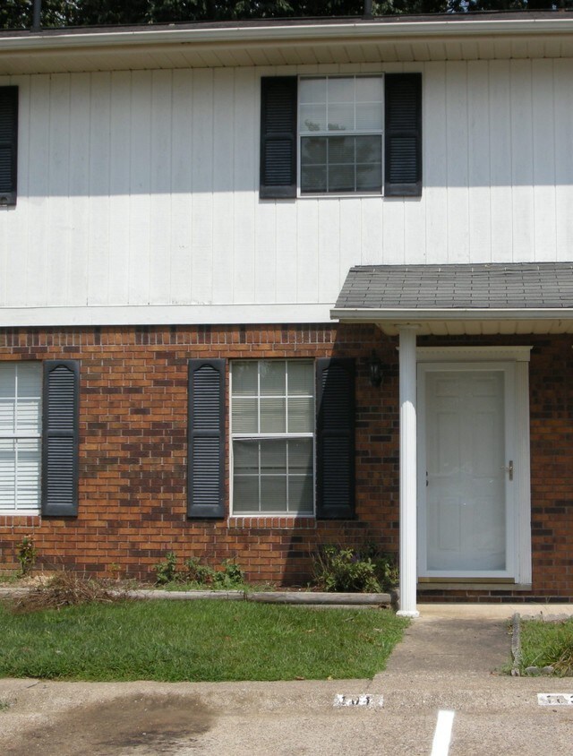 Primary Photo - 105 Heritage Pl