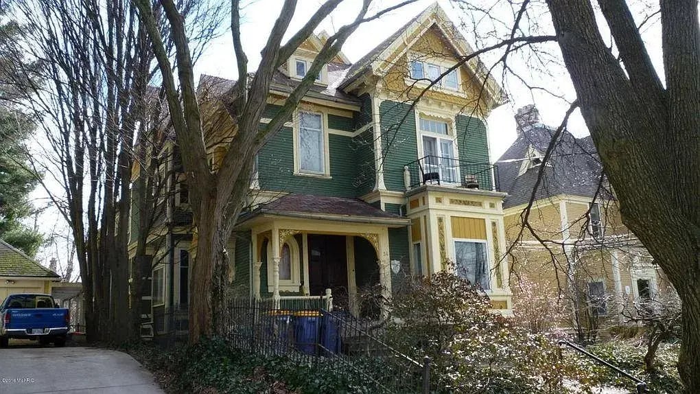 Primary Photo - 34 Prospect Ave SE
