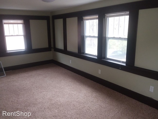 Building Photo - 3 br, 1 bath House - 414 N College Ave
