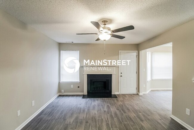 Building Photo - 4 Bedroom Pet-Friendly Home in DECATUR, GA with Main Street Renewal
