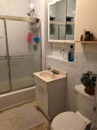 Primary Photo - 102 Line St