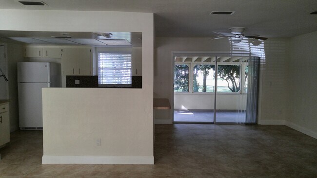 Building Photo - LEASE TERM NEGOTIABLE 3 Bedroom, 2 Bath in...