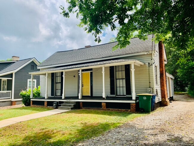 Photo - 160 Lyndon Ave House