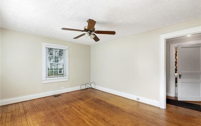 Foto del edificio - Amazing 2 bedroom 1 bathroom for rent!