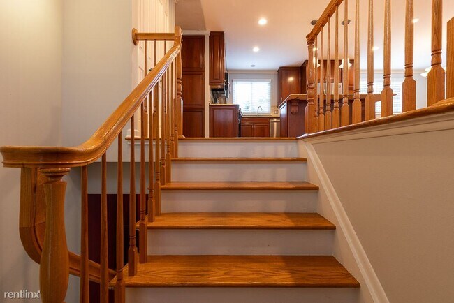 Foto del edificio - 3 br, 3 bath House - 464 Welch Rd Welch Rd.