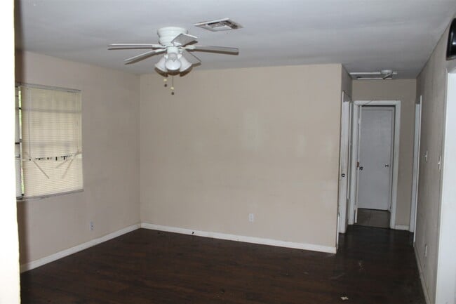 Foto del edificio - 6715 Hopper Rd