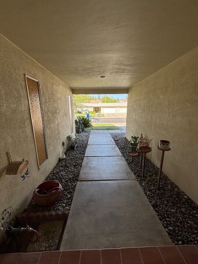 Foto del edificio - Very Clean Condo in Kern City!  2 Bedrooms...