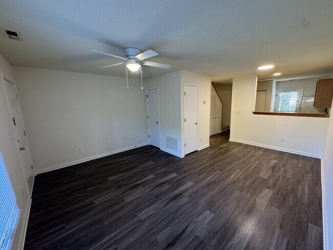 Foto del edificio - 2 bed 1.5 Bath