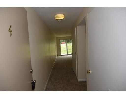 Foto del edificio - 176 Maple Ave