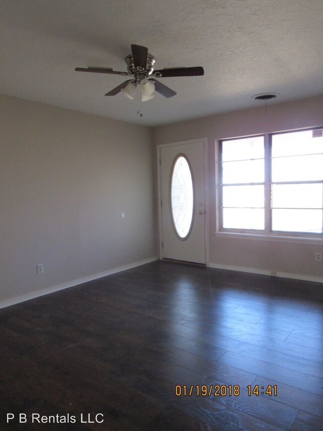 Building Photo - 3 br, 1.5 bath House - 621 SE 38th Street