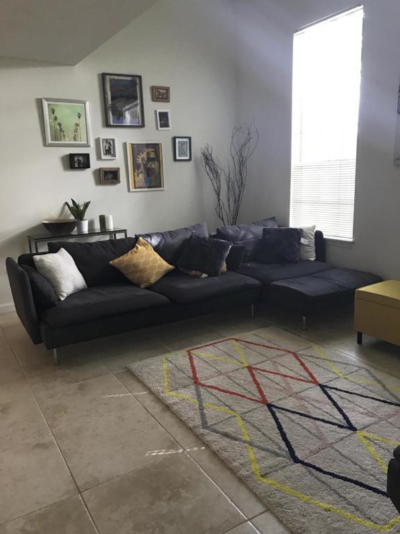 Foto del edificio - 1050 Crystal Way