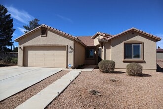 Building Photo - 2300 E Piccadilly Dr