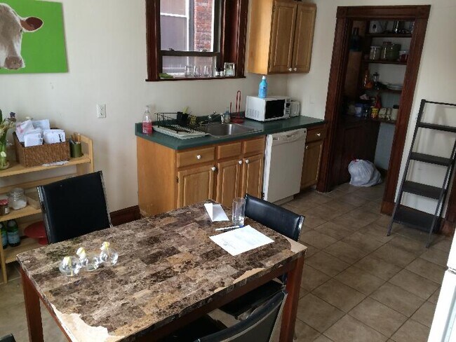 Building Photo - 174 Saint Alphonsus St