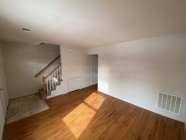 Foto del edificio - 212 Farrell Ln