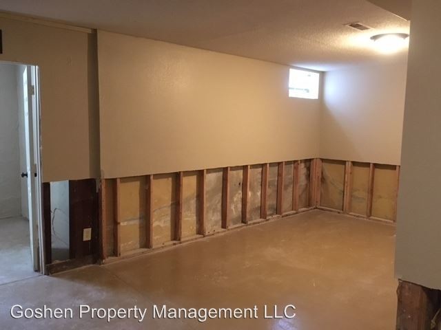 Building Photo - 1248 N Volutsia St