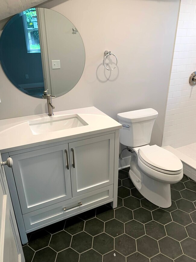 Baño del sótano - 3568 Jackson St