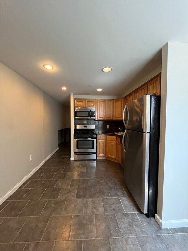 Foto del edificio - Fairmount Two Bedroom Apartment with Parking!