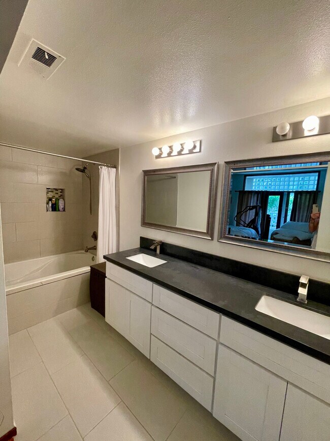 Master Bath - 3956 Nobel Dr #101