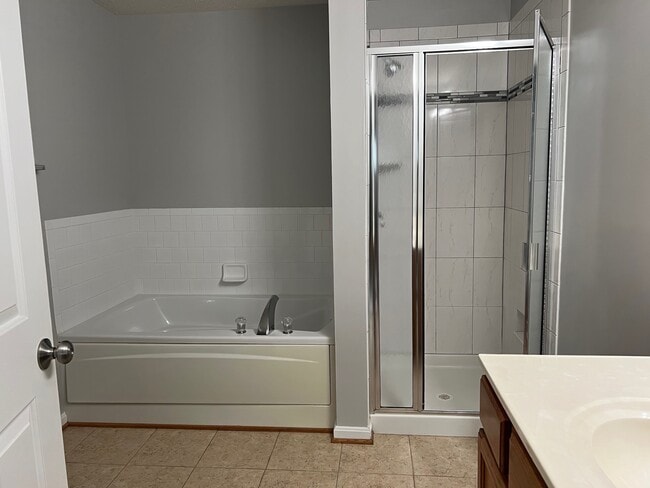 Foto del edificio - 3704 Excalibur Ct
