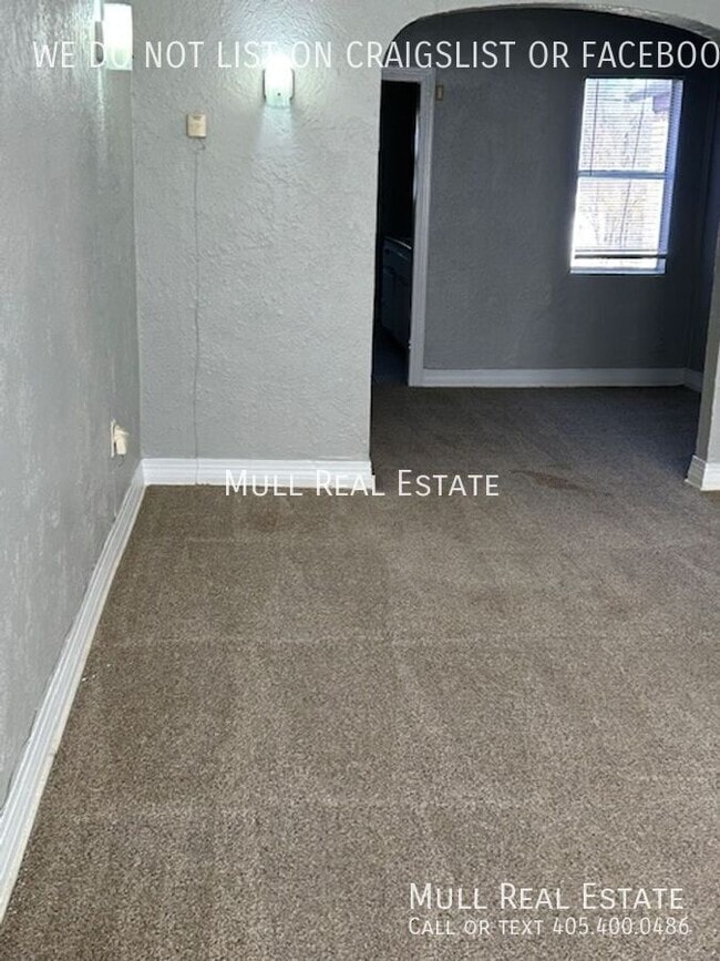 Foto del edificio - 825 NE 24th St