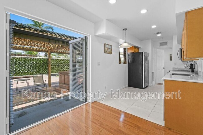 Foto del edificio - 3450 S Olive Ave