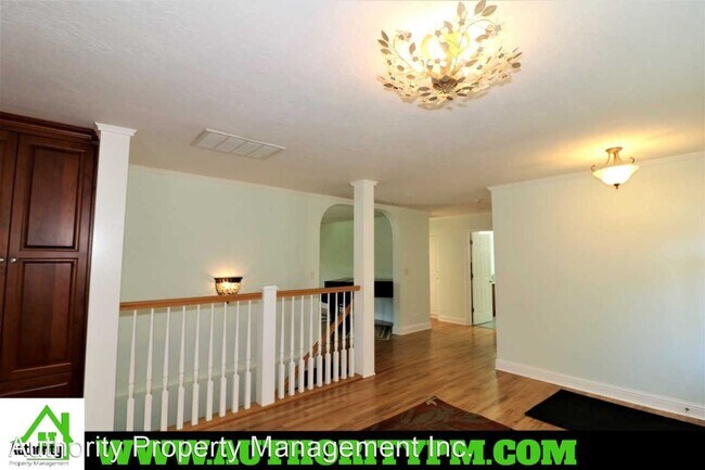 Foto del edificio - 3 br, 2 bath House - 1241 Almond Ave Top L...