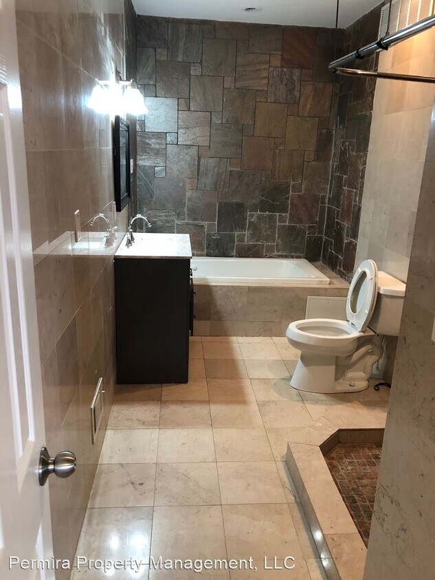 Foto del edificio - 2 br, 2.5 bath House - 240 N. Milton Avenue