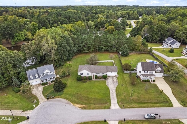 Building Photo - 44 Silver Stirrup Ct