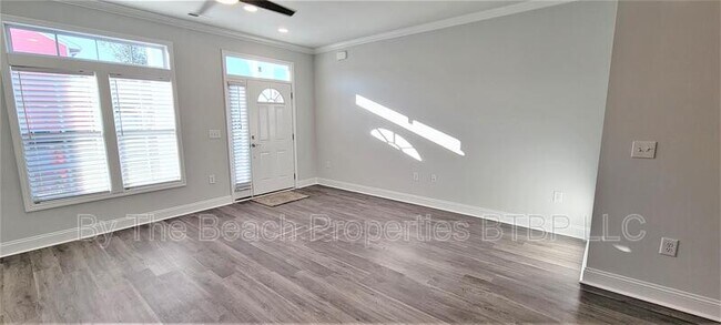 Foto del edificio - 812 Moen Pl