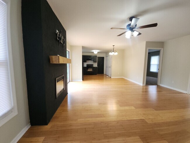 Foto del edificio - Updated 3 Bed / 2 Bath Ranch – Minutes to ...