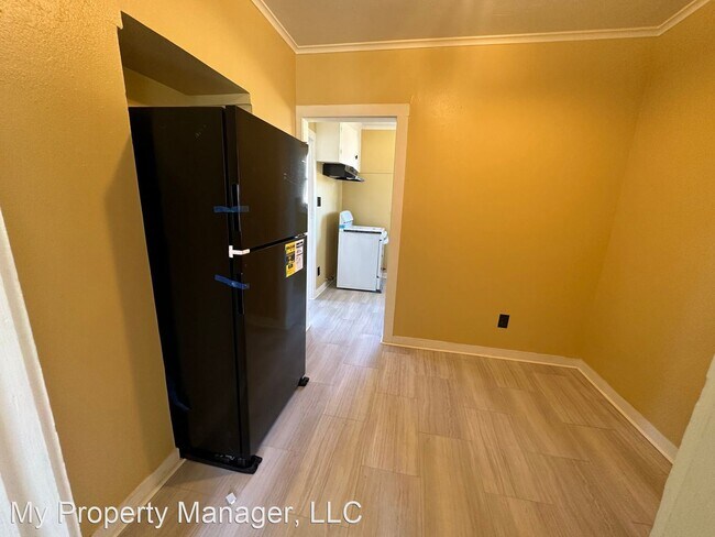 Building Photo - 2 br, 1 bath House - 270 Vine Street