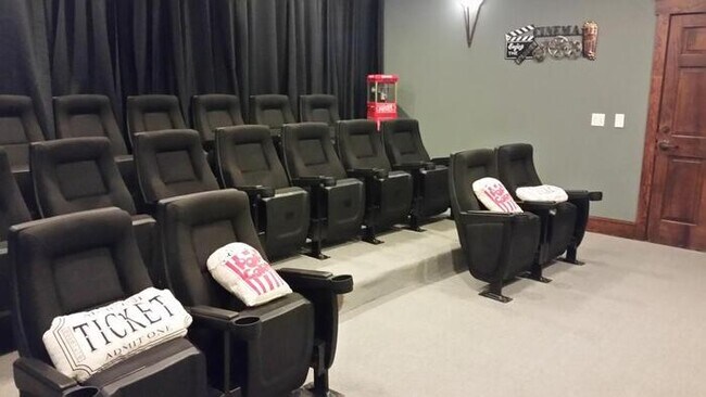 Foto del edificio - 2855 Commercial Center Blvd