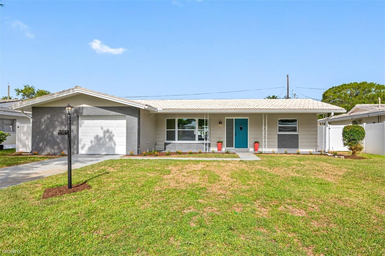 Foto principal - 3 br, 2 bath House - 2320 Surrey Lane