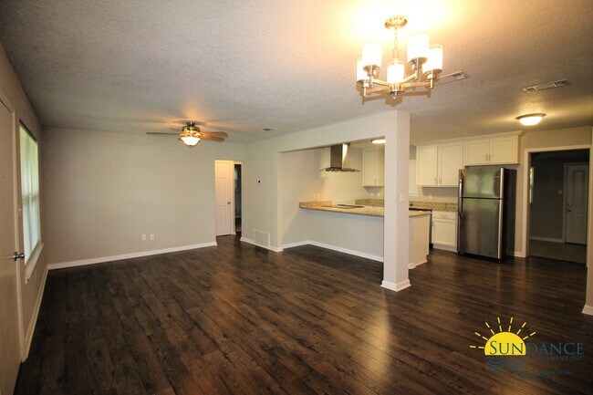 Building Photo - Nice 3 Bedroom Home in Fort Walton Beach