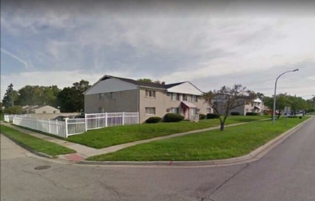 Foto del edificio - 10000 W Nine Mile Rd