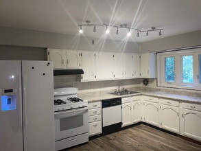 Building Photo - 290 Eldorado Dr