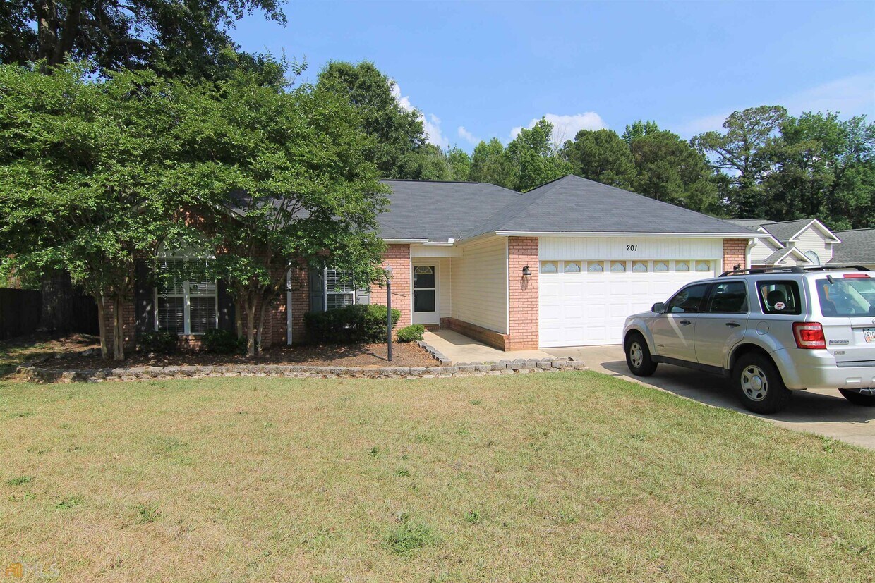 201 Roaring Forks Dr, Bonaire, GA 31005 House Rental in Bonaire, GA
