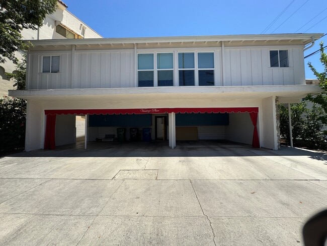 Building Photo - 4418 Vantage Ave