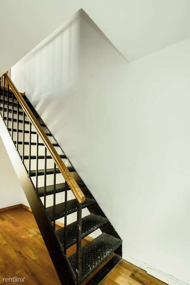 Foto del edificio - 4 br, 2 bath House - 29 7th Ave S 4XB