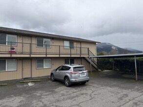 Building Photo - 1703 NE Fairview Ave