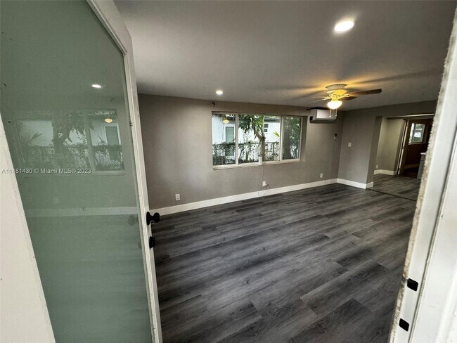 Building Photo - 4206 SW 28th St