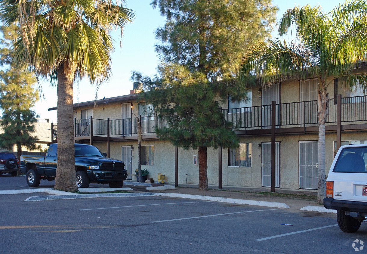 Building Photo - 840 E Townley Ave