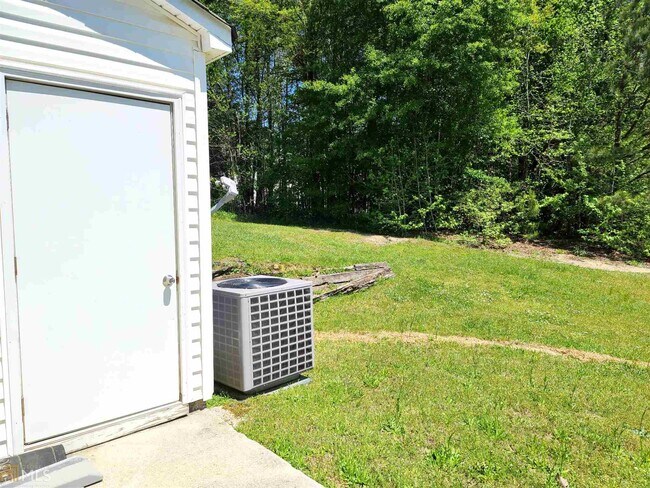 Building Photo - 6084 Camden Forrest Dr